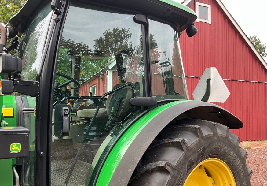 2007 John Deere 5720